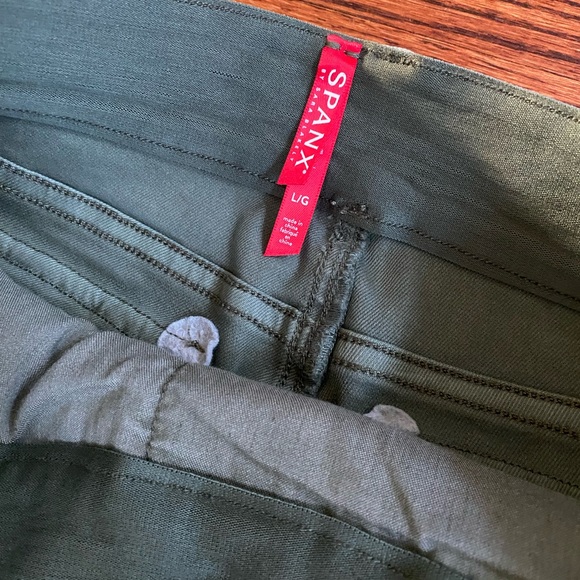 SPANX Stretch Twill Ankle Cargo Pant Soft Sage Size Large - Picture 6 of 12